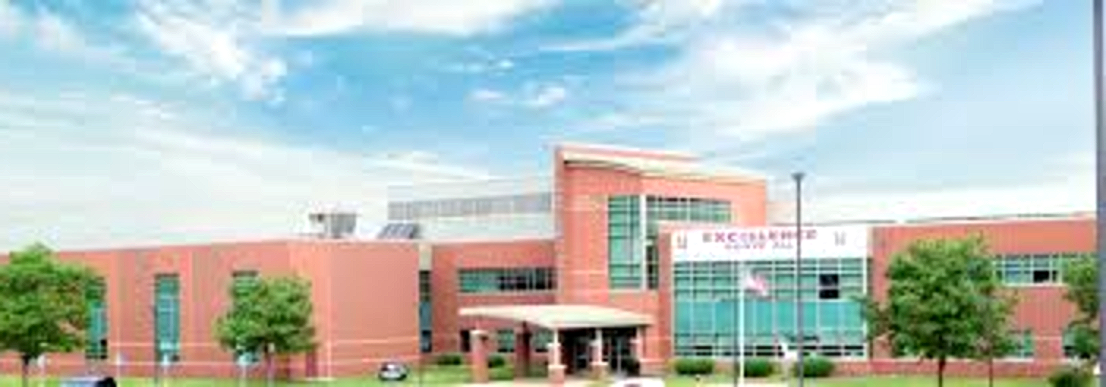 Harper Woods High School building exterior