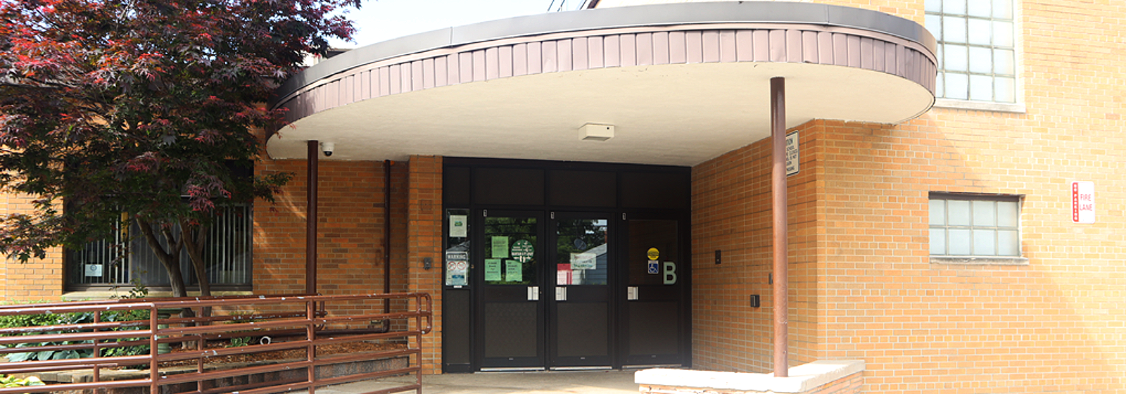 Tyrone Elementary School main entrance